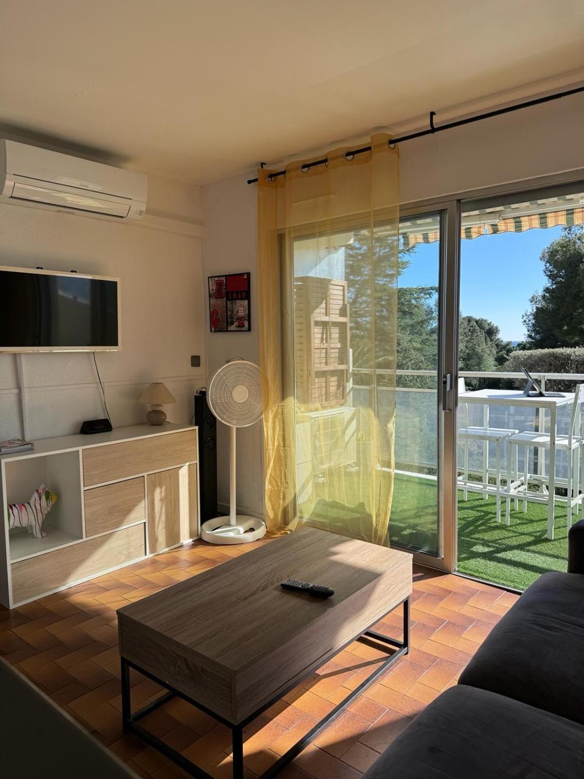 Beau Studio Climatise Face A La Mer ลาซิโอตาต์ ภายนอก รูปภาพ