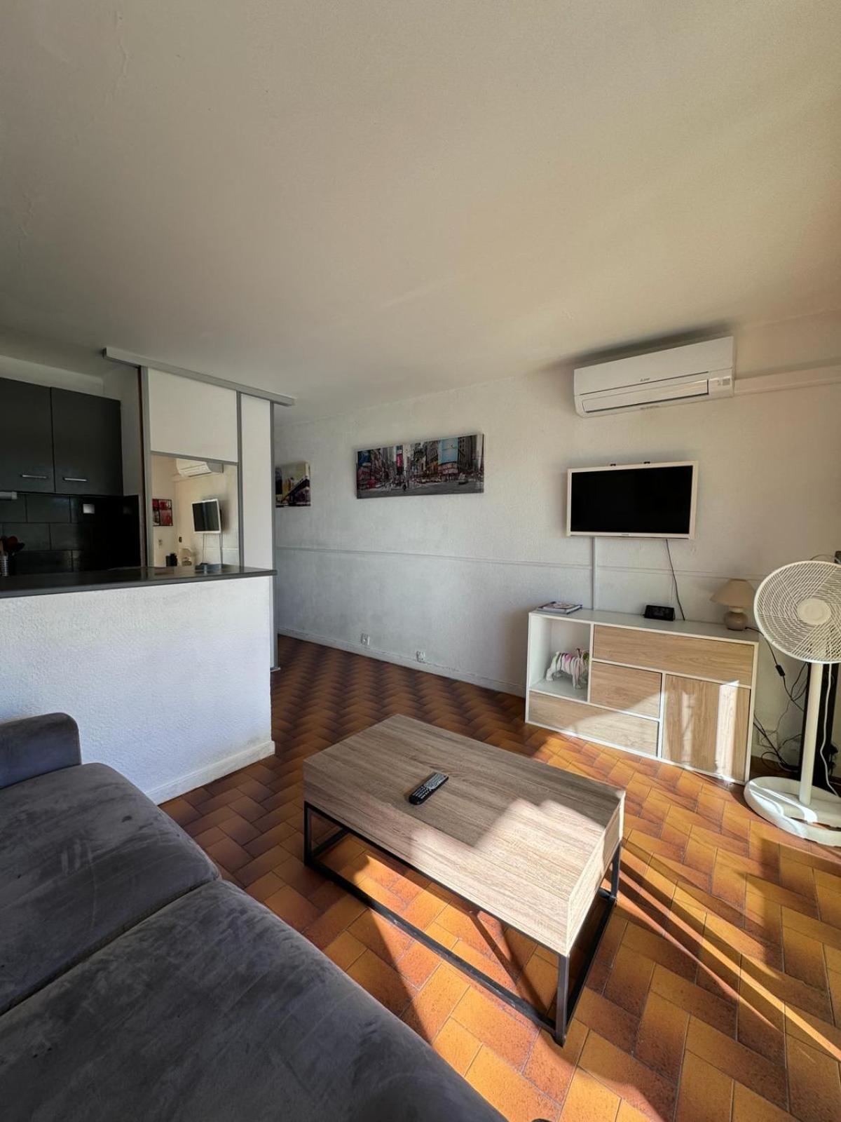 Beau Studio Climatise Face A La Mer ลาซิโอตาต์ ภายนอก รูปภาพ